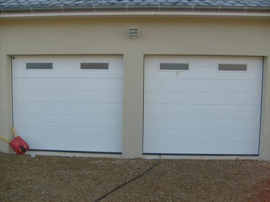 Porte de garage : réalisation de Gamso Menuiserie